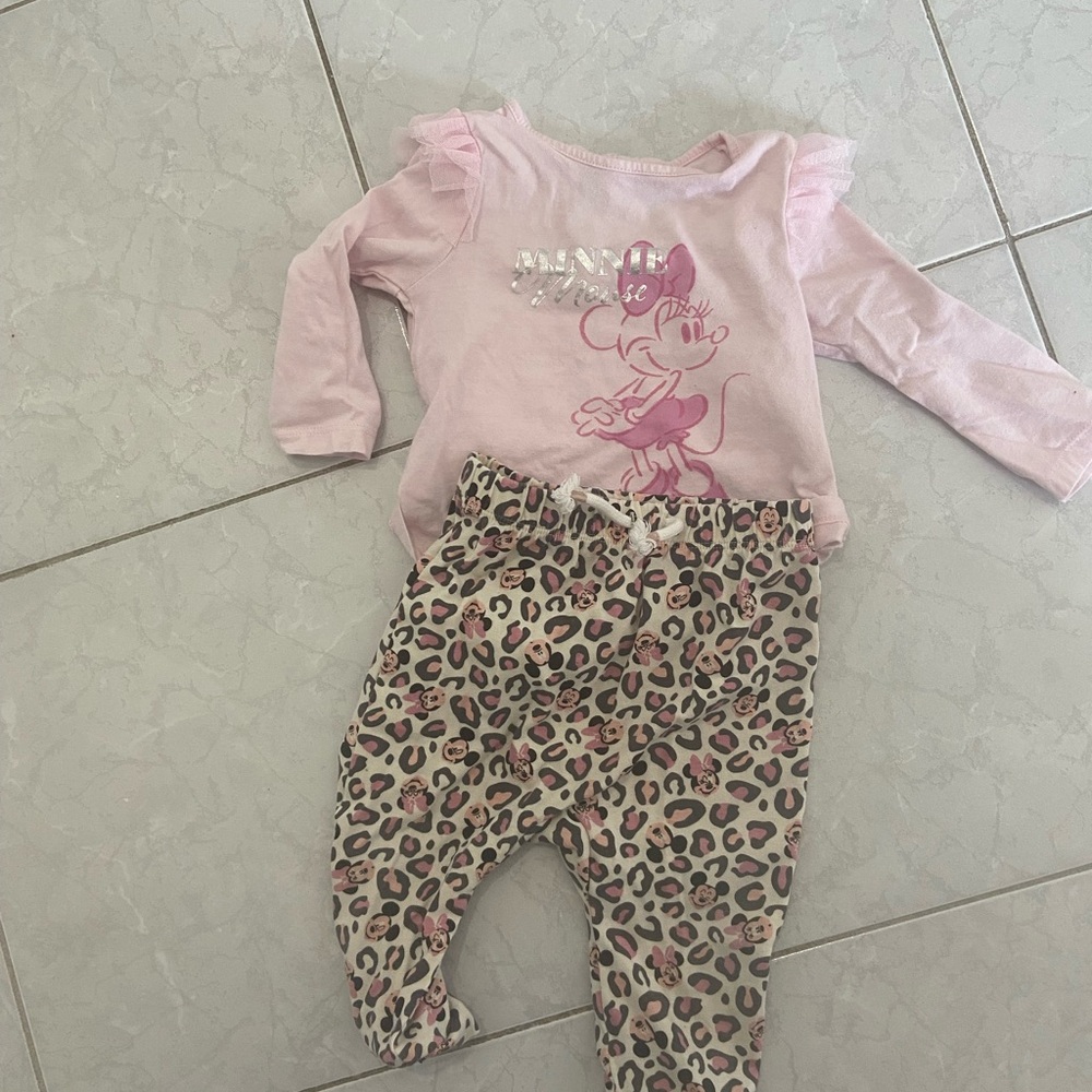 Joe Fresh Minnie Mouse two piece set size 6-12m